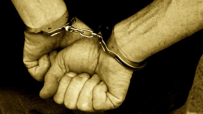 arresto-hombre-rejas1