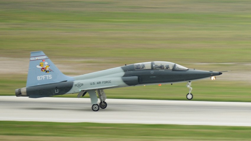 avion-fuerza-aerea-cae-laughlin-air-force-base