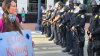 Sin perdigones ni gases lacrimógenas: buscan restringir uso de fuerza policial en California