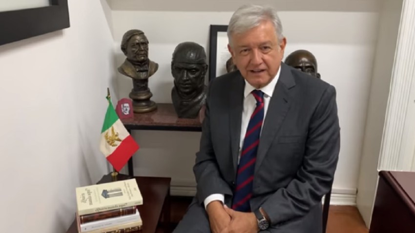 mexico-amlo-naim-florero