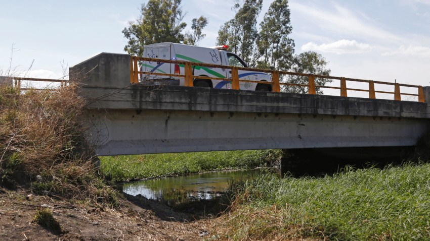 mexico-jalisco-cuerpos-canal