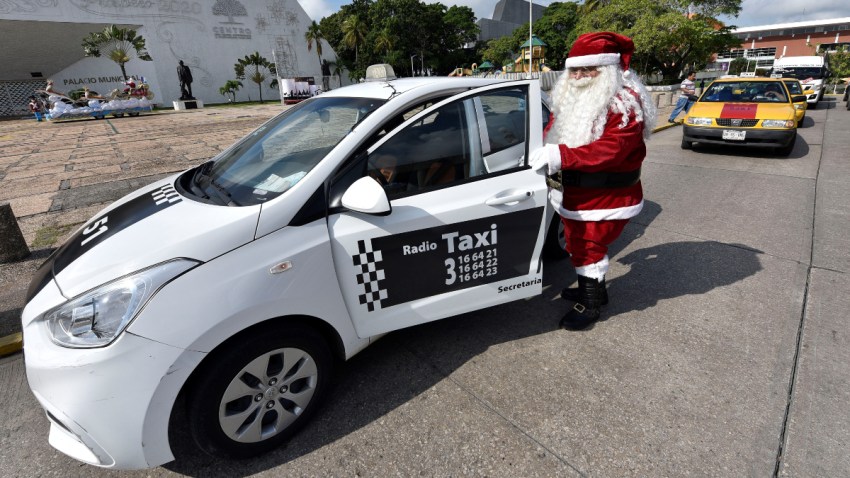 mexico-tabasco-santa-claus-taxista