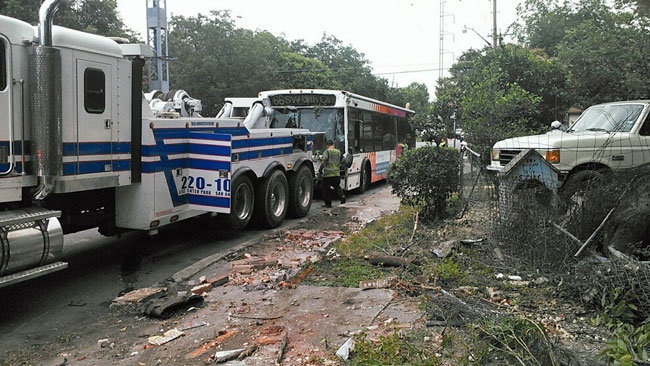 tlmd_autobus_via_accidente