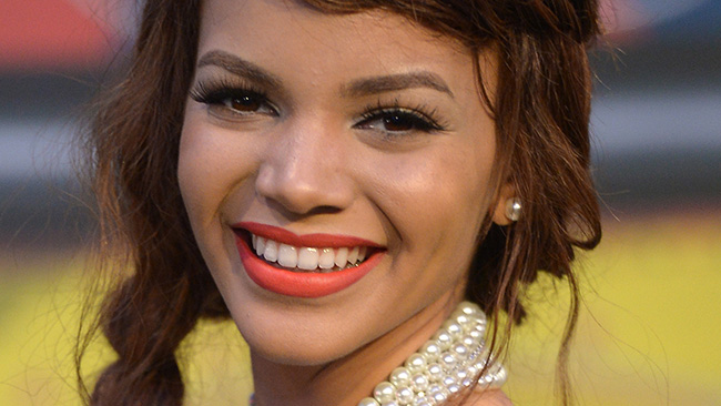 tlmd_leslie_grace_llega_a_radio_disney