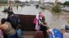 Apoyan a marchas forzadas a afectados por inundaciones en el norte de México