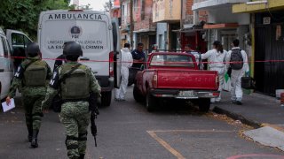 Elementos de Guardia Nacional llegan a bar que fue atacado