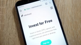 La SEC ha determinado que Robinhood, la aplicación de "trading" más popular de Estados Unidos, no informó correctamente a sus usuarios de cómo obtenía ingresos.