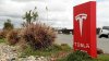 Tesla retirará más de 50,000 autos por software que impide frenado en letreros de alto