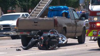 Motociclista muere en accidente en S General McMullen Drive