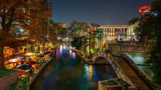 Luces de Navidad en el River Walk