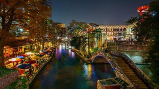 Luces de Navidad en el River Walk