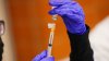 Pfizer inicia estudio de vacuna contra la variante Ómicron