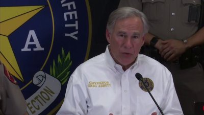 Greg Abbott presenta su plan para hacer frente al fin del Título 42