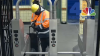 Captan en video a presunto atacante entrando al metro de NY horas antes de la balacera