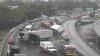 Cierran carriles de la I-10 tras choque entre dos camiones