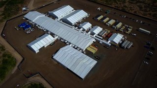 Centro de detención de migrantes en Eagle Pass