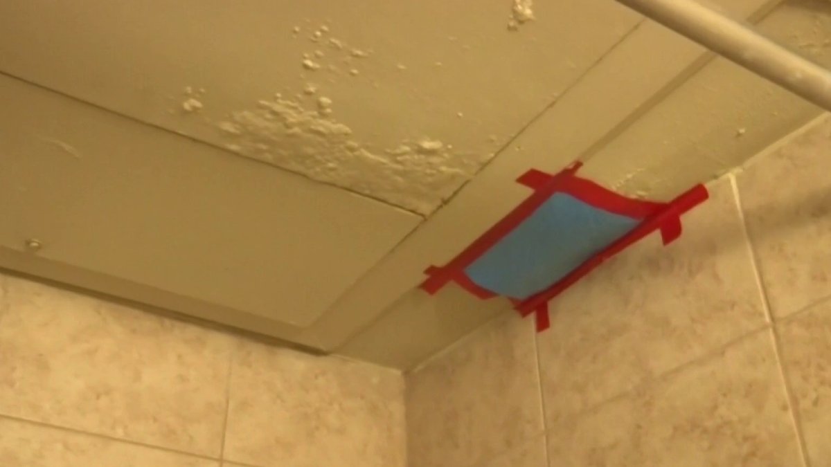 San Antonio residentes denuncian malas condiciones de vivienda en