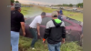 Dramáticas imágenes: captado en video el rescate de un conductor tras aparatoso accidente