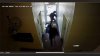 En video: mujer persigue y se le tira encima a ladrón que le robó el bolso