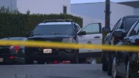 Tiroteo afuera de una fiesta deja tres muertos y varios heridos en un barrio en Los Ángeles