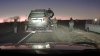 Oficiales descubren a 15 inmigrantes escondidos dentro de autos en remolque