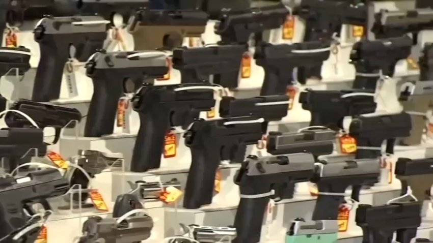 Revés para México: desestiman su demanda contra fabricantes de armas