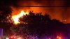 Incendio provoca derrumbes, desalojos y daños en apartamentos en San Antonio