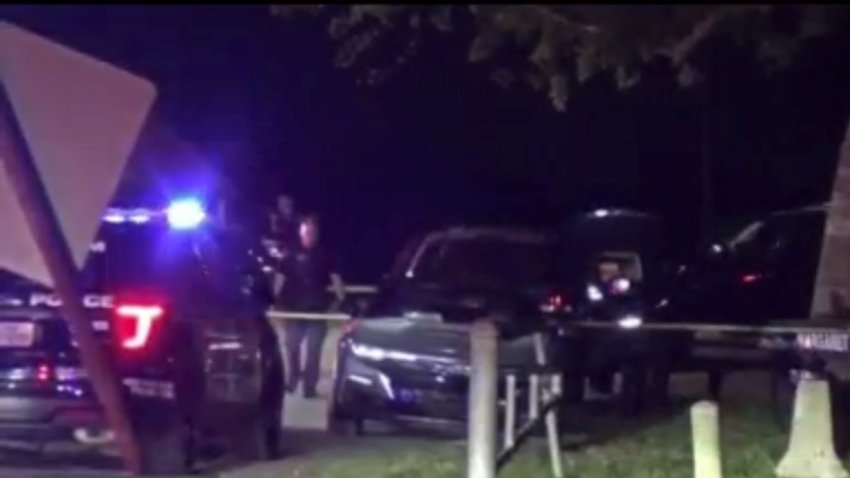 Policías en escena de un tiroteo en Houston