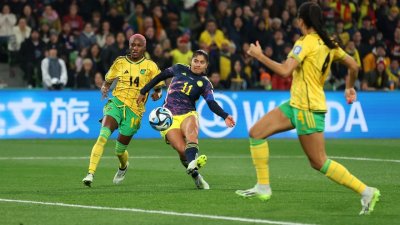 Spain's Jennifer Hermoso Fuentes scores goal vs. Zambia in 13