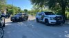 Hallan drogas, armas y vehículos robados en residencia al suroeste de San Antonio