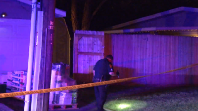 Dispara a dos hombres que robaban en su propiedad, informó la policía de San Antonio