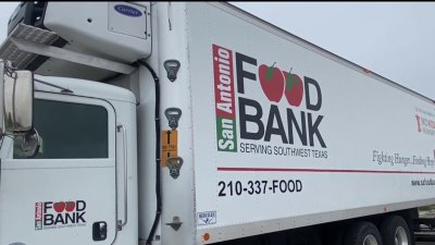 Banco de alimentos distribuye comida para ayudar a familias al noroeste de San Antonio