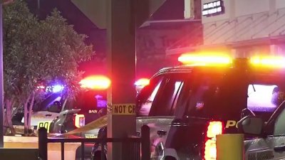 Reportan doble asesinato en estacionamiento de centro comercial