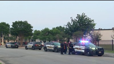 Mujer es apuñalada por otra en complejo de apartamentos en San Antonio, según autoridades