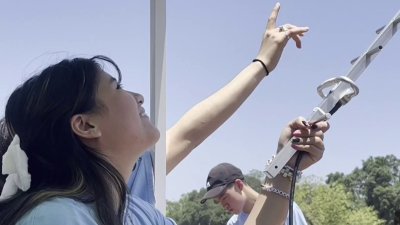 Estudiantes de programa científico lanzan globos meteorológicos de gran altitud