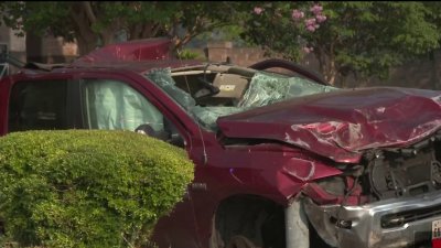 Aparatoso accidente en estacionamiento deja una persona herida en Leon Valley