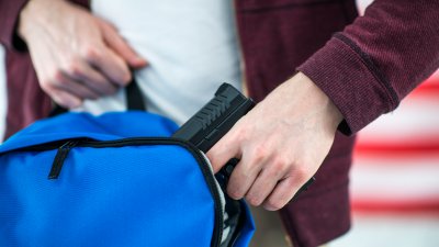 Adolescentes llevan armas de fuego a la escuela; dos casos en una semana