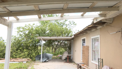 Reportan colapso de estructuras y falta de energía eléctrica en zonas del condado Guadalupe