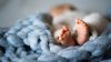 Policía: bebé muere asfixiada tras quedar boca abajo mientras dormía con su madre