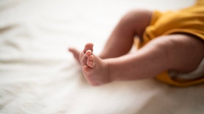 Evita tragedias: experta habla sobre cómo garantizar sueño seguro para bebés
