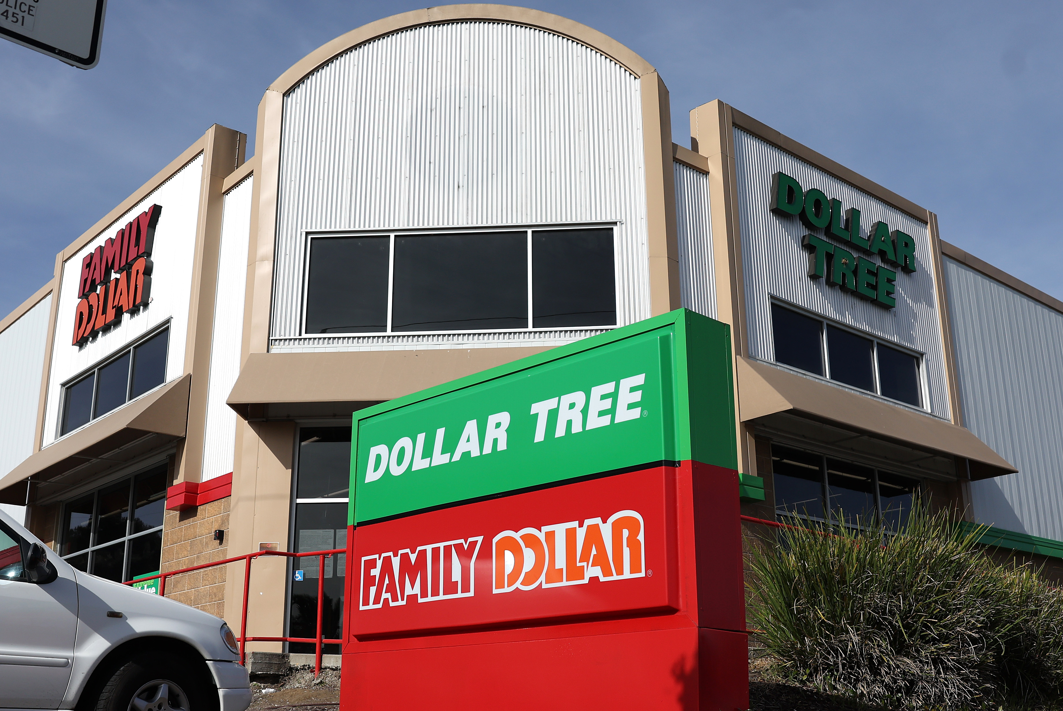 Las empresas Dollar Tree y Family Dollar tuvieron grandes pérdidas que causaron su cierre. Foto. The State Las empresas Dollar Tree y Family Dollar tuvieron grandes pérdidas que causaron su cierre. Foto. The State