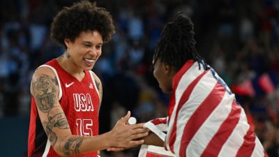 DESTACADOS: Brittney Griner junto al equipo de EEUU ganan su octava medalla de oro consecutiva