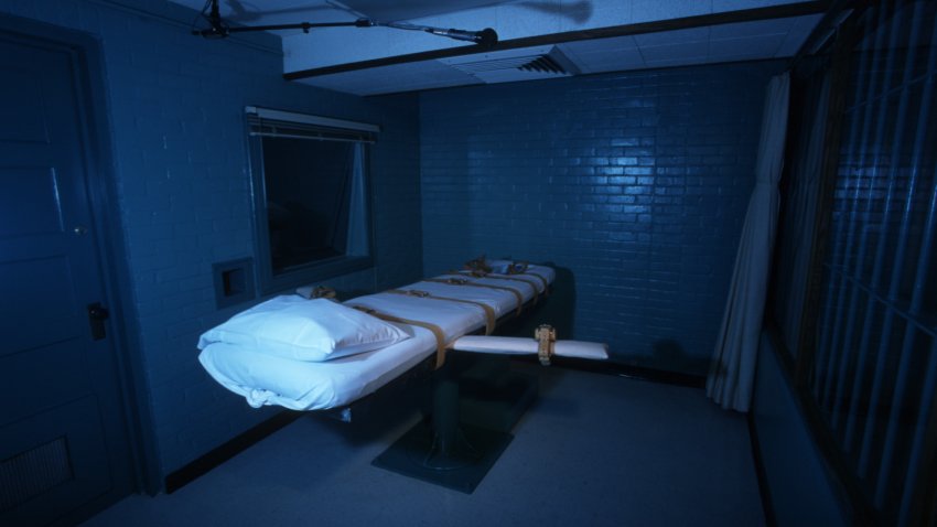 371489 08: The Texas death chamber in Huntsville, TX, June 23, 2000 where Texas death row inmate Gary Graham was put to death by lethal injection on June 22, 2000. (Photo by Joe Raedle/Newsmakers)