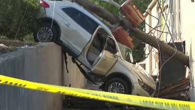 “El poste atravesó la pared”: gerente narra susto que vivió tras accidente con un carro