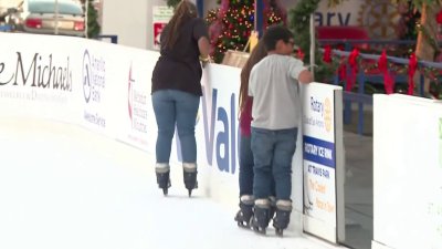 Abre pista de patinaje en el centro de San Antonio