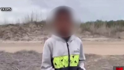 Rescatan a niño de 10 años abandonado en la frontera en Texas