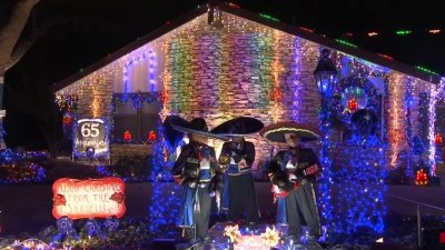 Vecinos al noreste de San Antonio compiten por el mejor alumbrado navideño