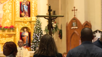 Deseos de paz y amistad durante la misa navideña en la Catedral de San Fernando