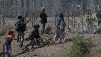 Un agente de migración de México muere tras altercado en la frontera norte