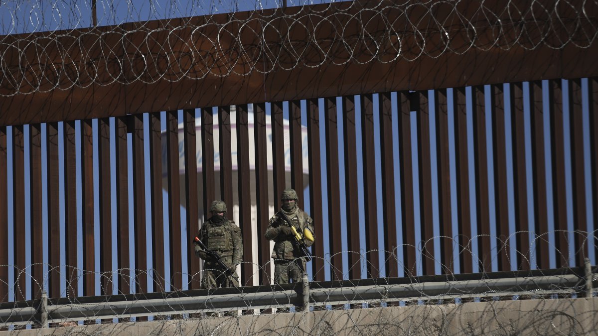 米国はメキシコとの国境に最大1,500人の兵士を派遣する – テレムンド・サンアントニオ（60）